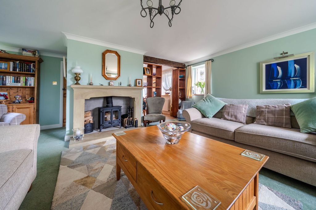 Property photo 2 of 25