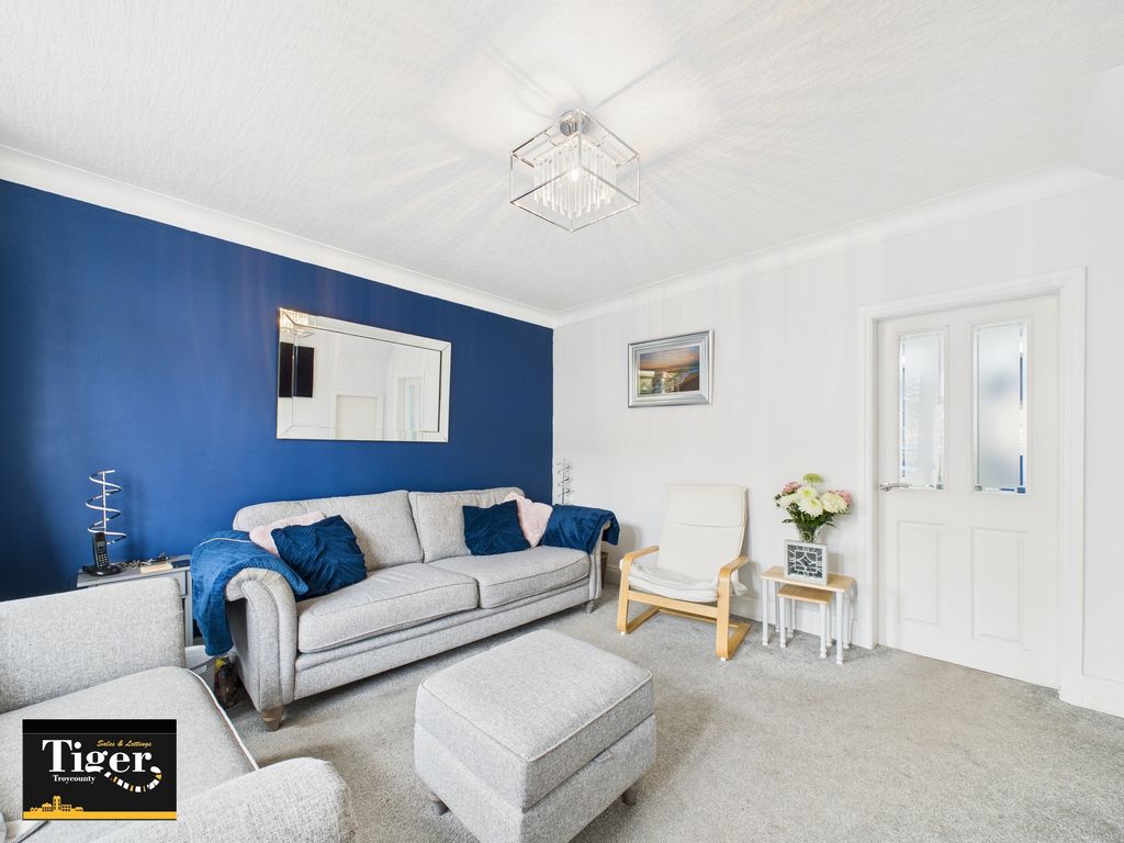 Property photo 3 of 17 Cam02176G0-Pr0553-Still016