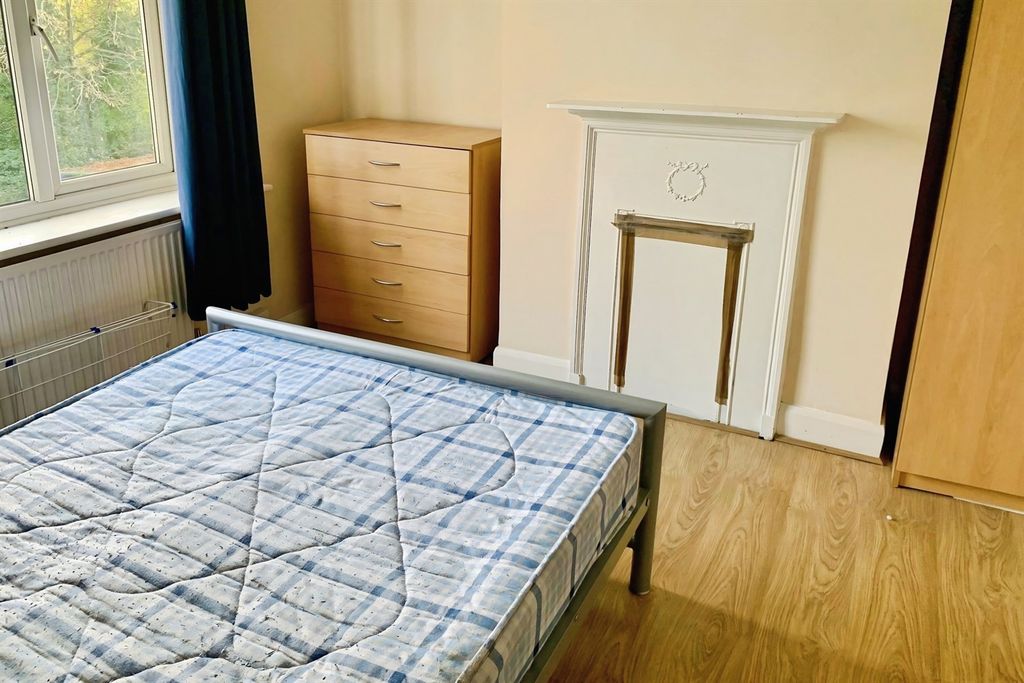 Property photo 3 of 7 (Thumbnail)