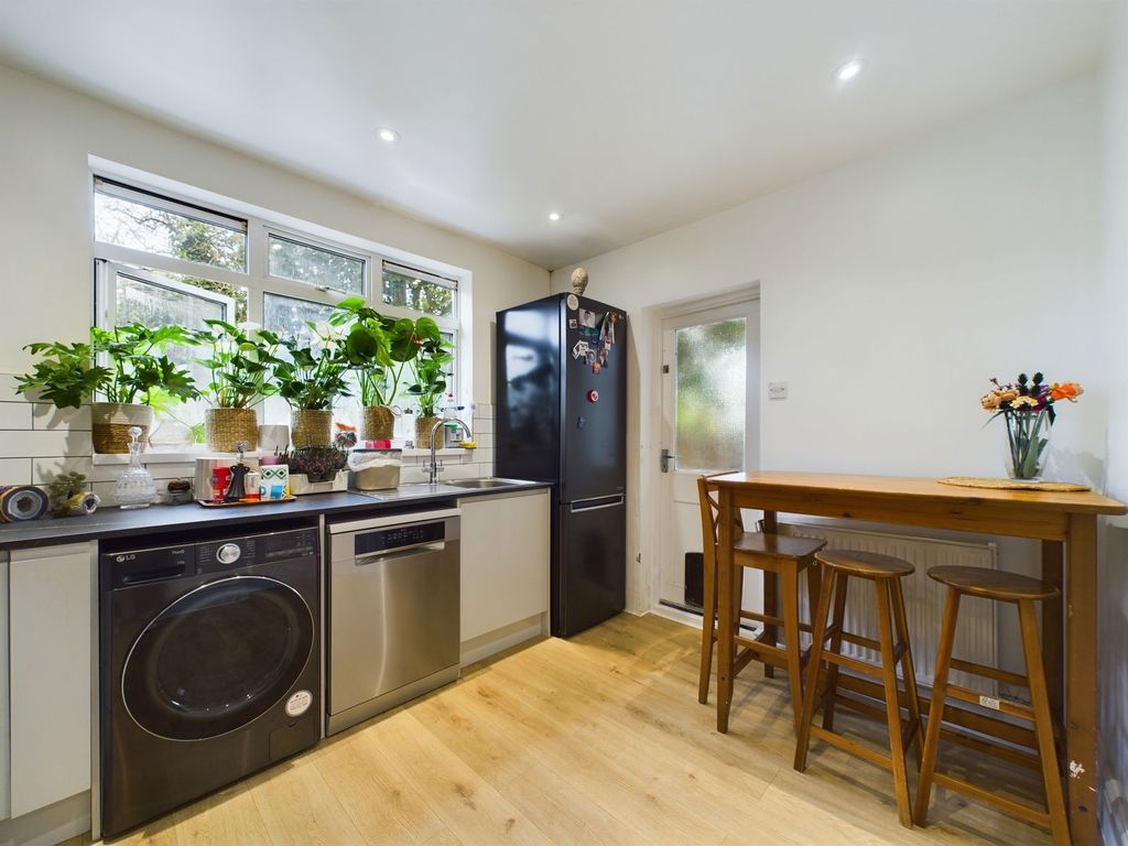 Property photo 3 of 47