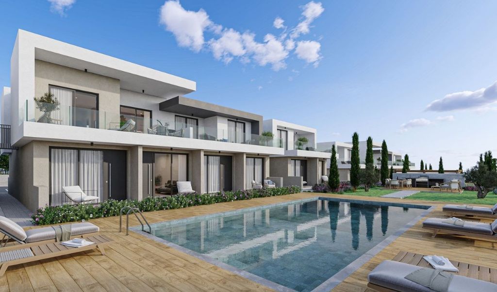 Property photo 1 of 12 Pool View - Artist