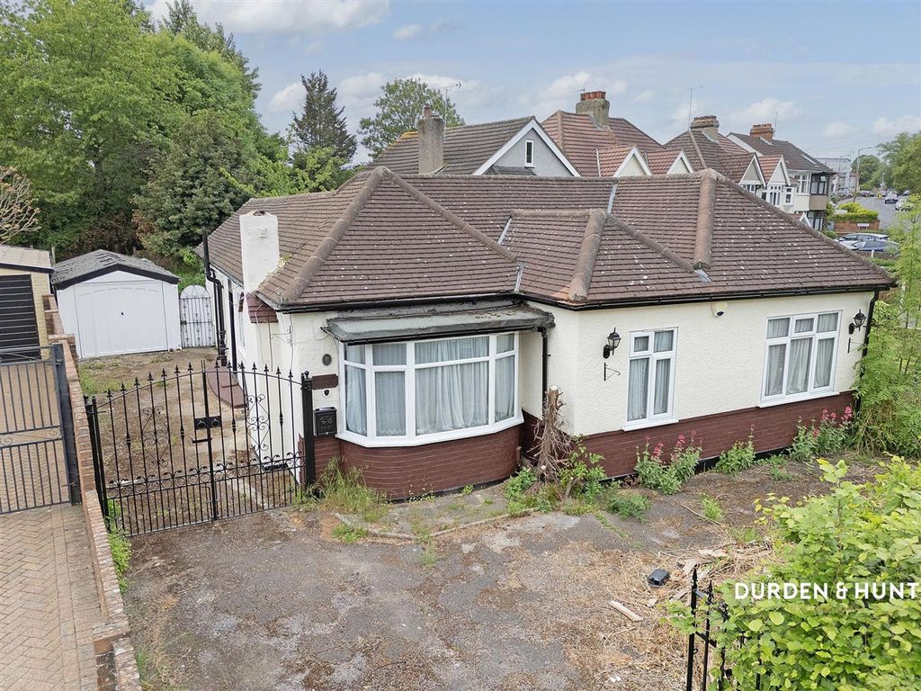 Property photo 2 of 19 Walden Way