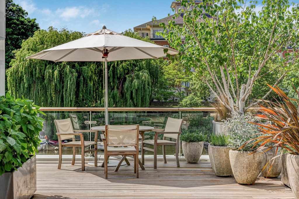 Property photo 2 of 13 Image