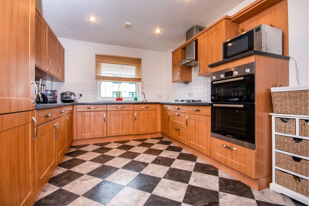 Property photo 3 of 27 Kitchen/Diner
