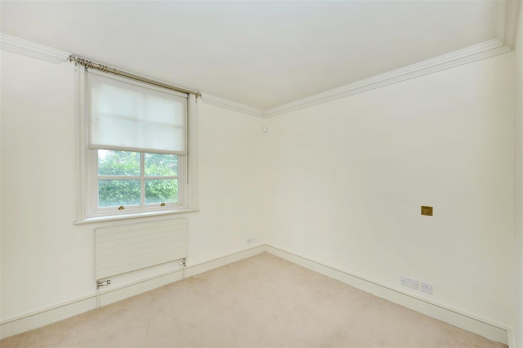 Property photo 3 of 11 G-1-Eaton-Square (1).Jpg