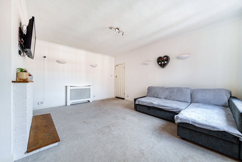 Property photo 2 of 9 Picture No. 23