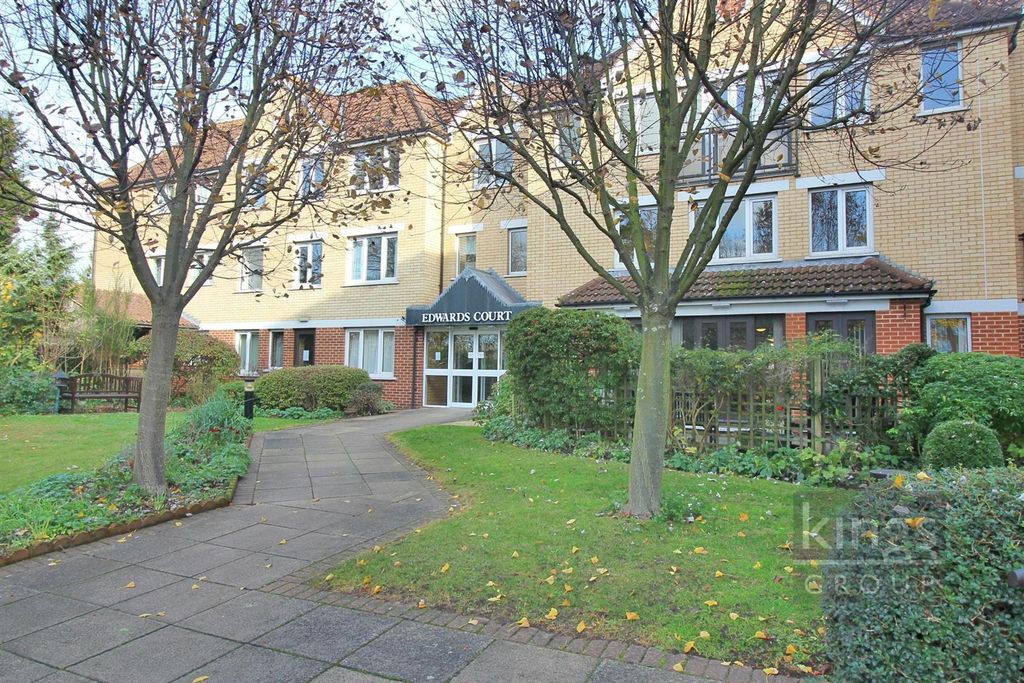 Property photo 1 of 10 Front