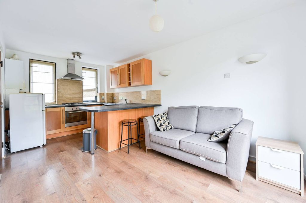 Property photo 2 of 7