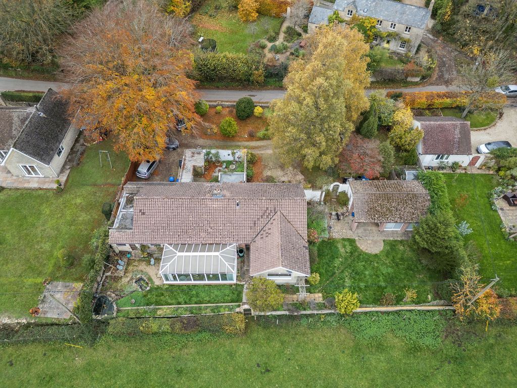 Property photo 2 of 31