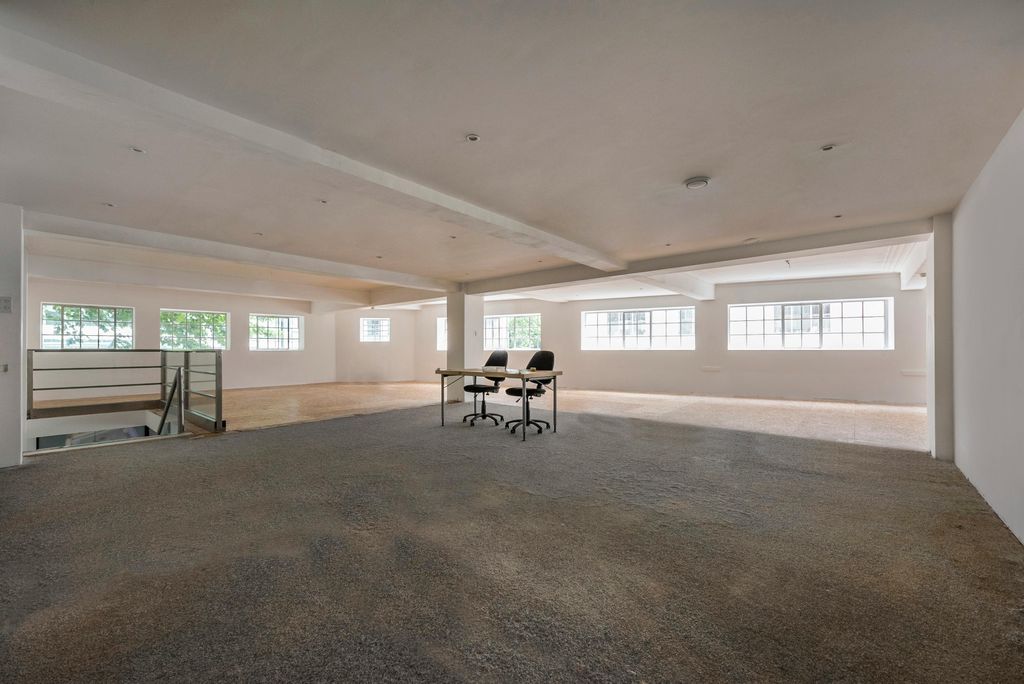 Property photo 3 of 20 Office 1.Jpg