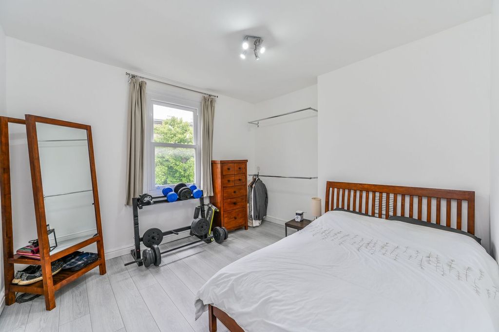 Property photo 3 of 8