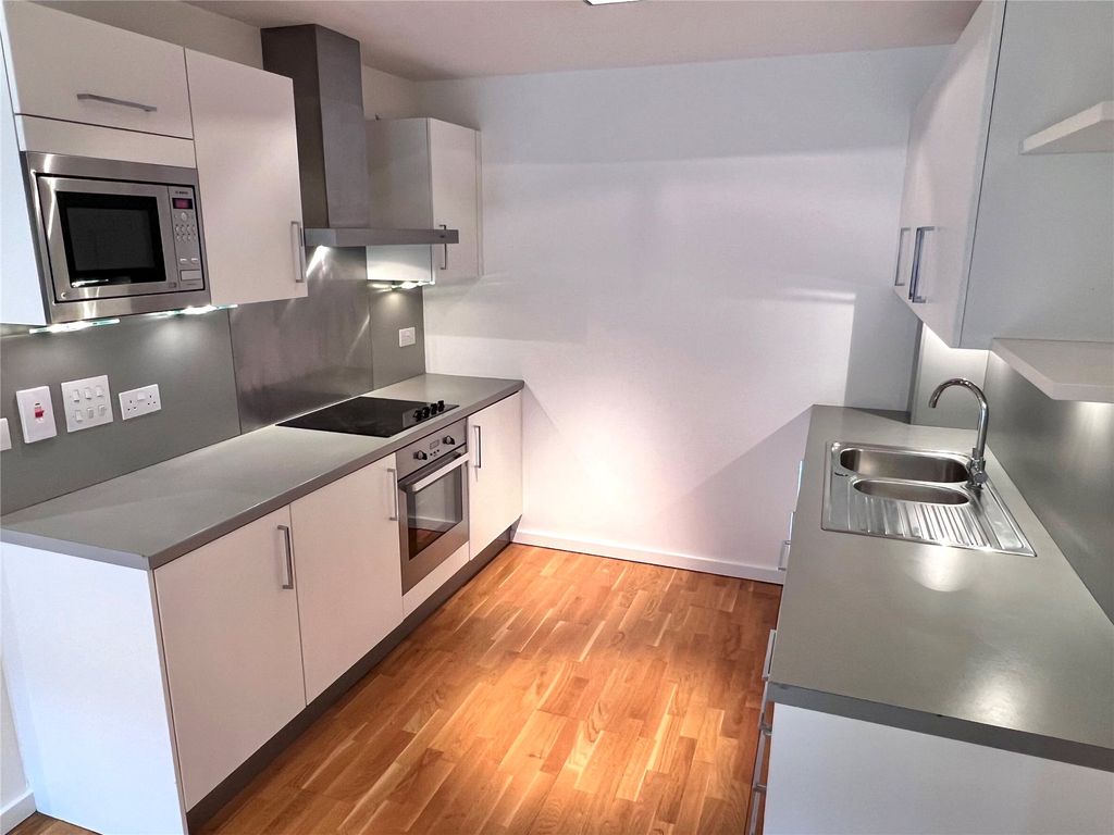 Property photo 2 of 8 Picture No. 14