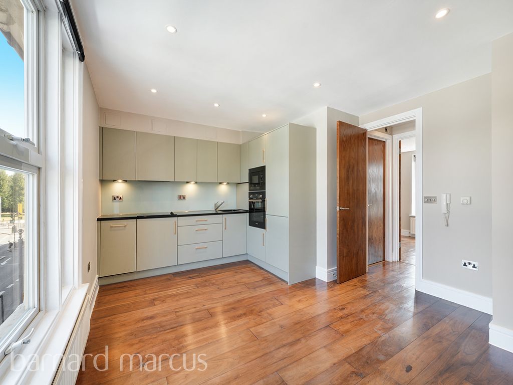 Property photo 1 of 8 Kitchen