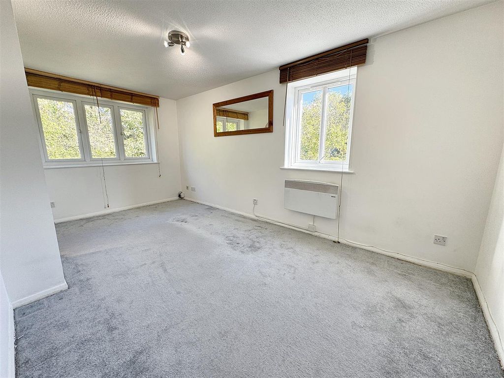 Property photo 2 of 7 Lounge