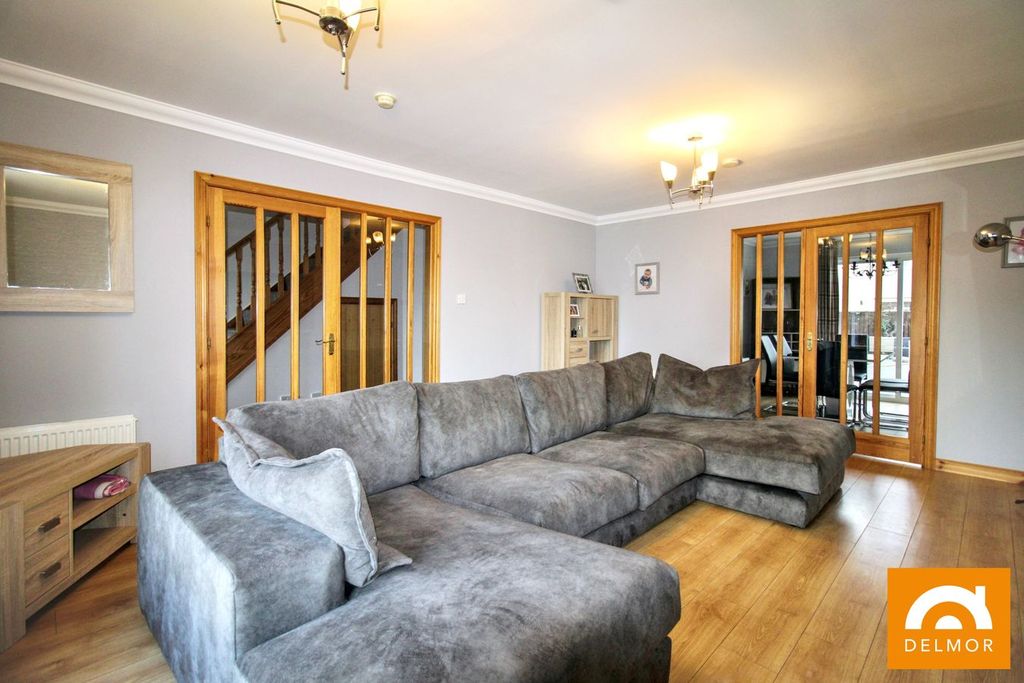 Property photo 3 of 24