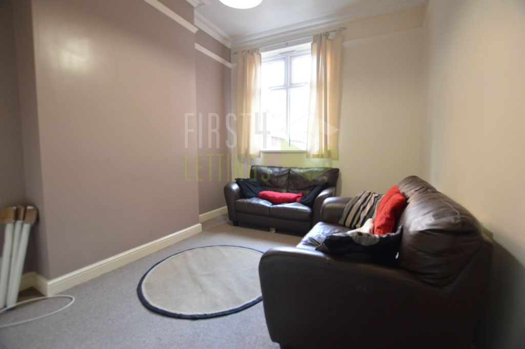 Property photo 1 of 11 Lounge