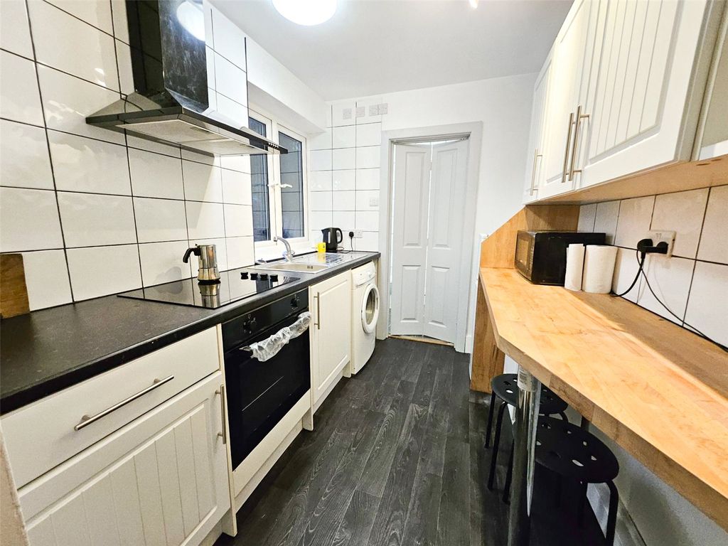 Property photo 2 of 12 Picture No. 05