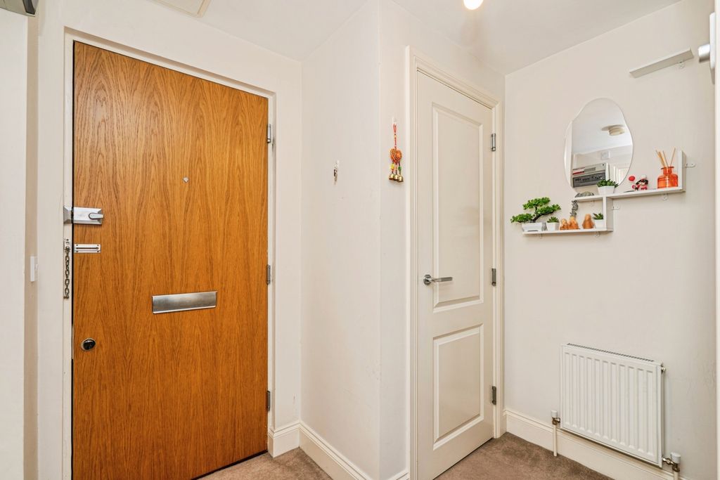 Property photo 3 of 8 Pbox-Img.Jpg