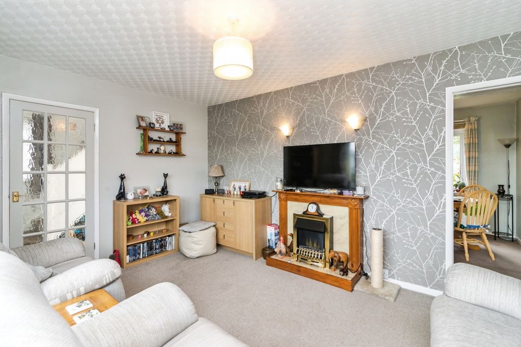 Property photo 3 of 20 Sitting Room