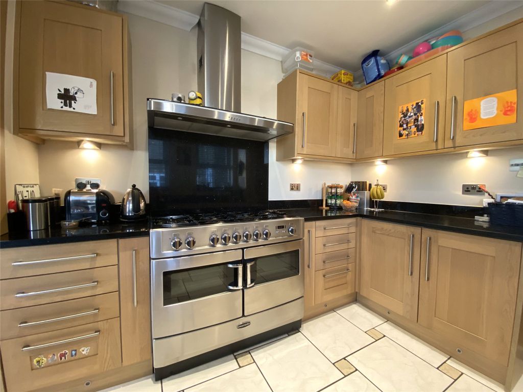 Property photo 2 of 12 Picture No. 06