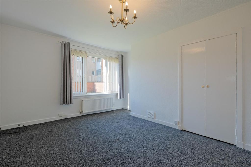 Property photo 2 of 14 Lounge