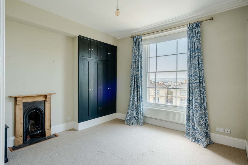 Property photo 2 of 19 3