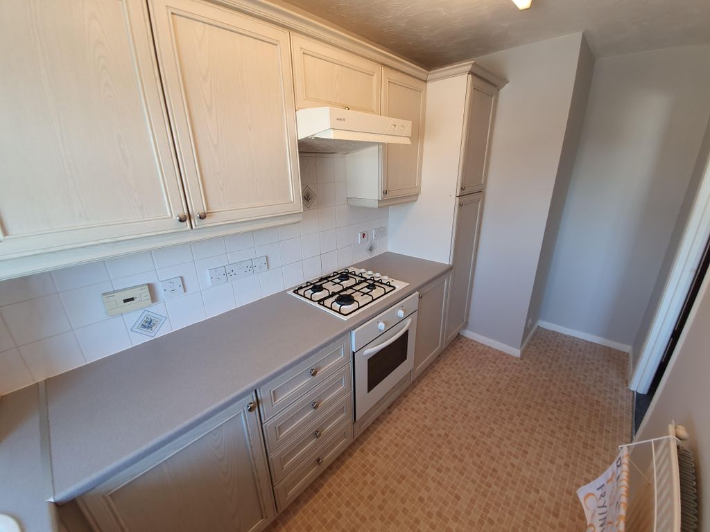 Property photo 3 of 9 Kitchen