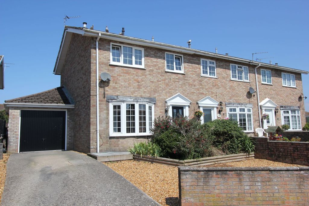 Property photo 1 of 25