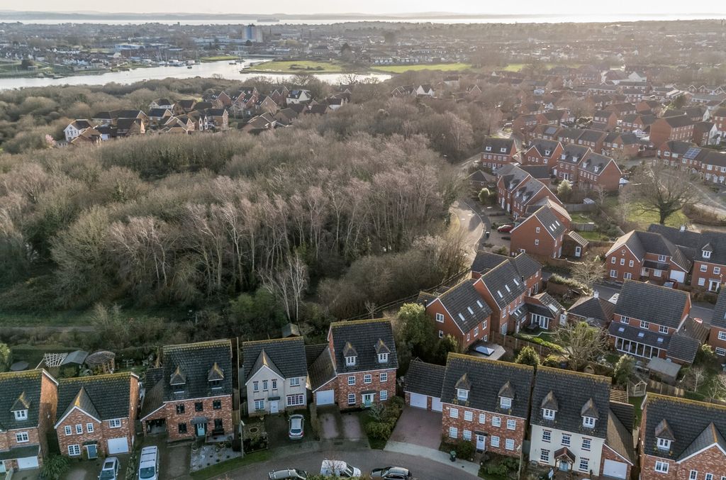 Property photo 2 of 16 1417461-3-699F50c...