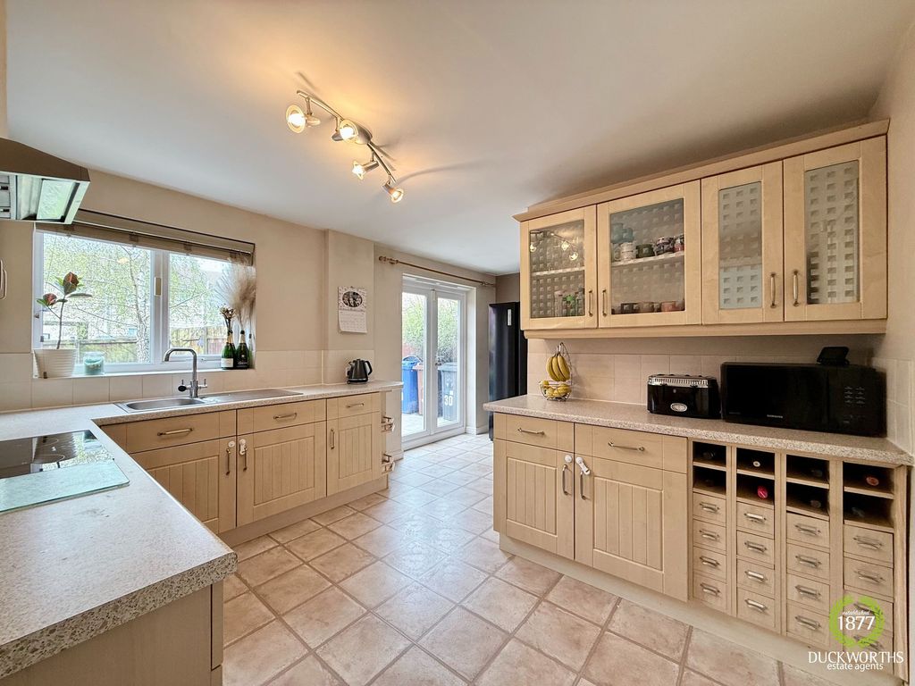 Property photo 2 of 23