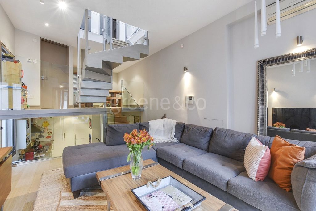 Property photo 1 of 15 Parkhill Road 1