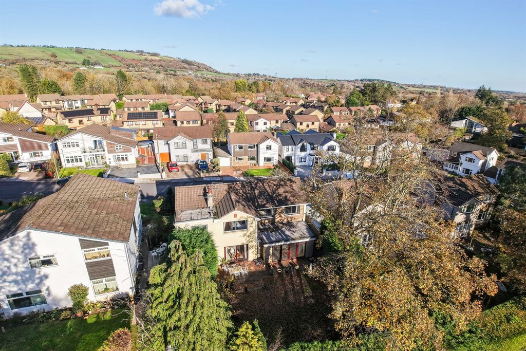 房产图片 34 - 出售独立别墅，四卧室，Holly Grove，Lisvane，卡迪夫 CF14