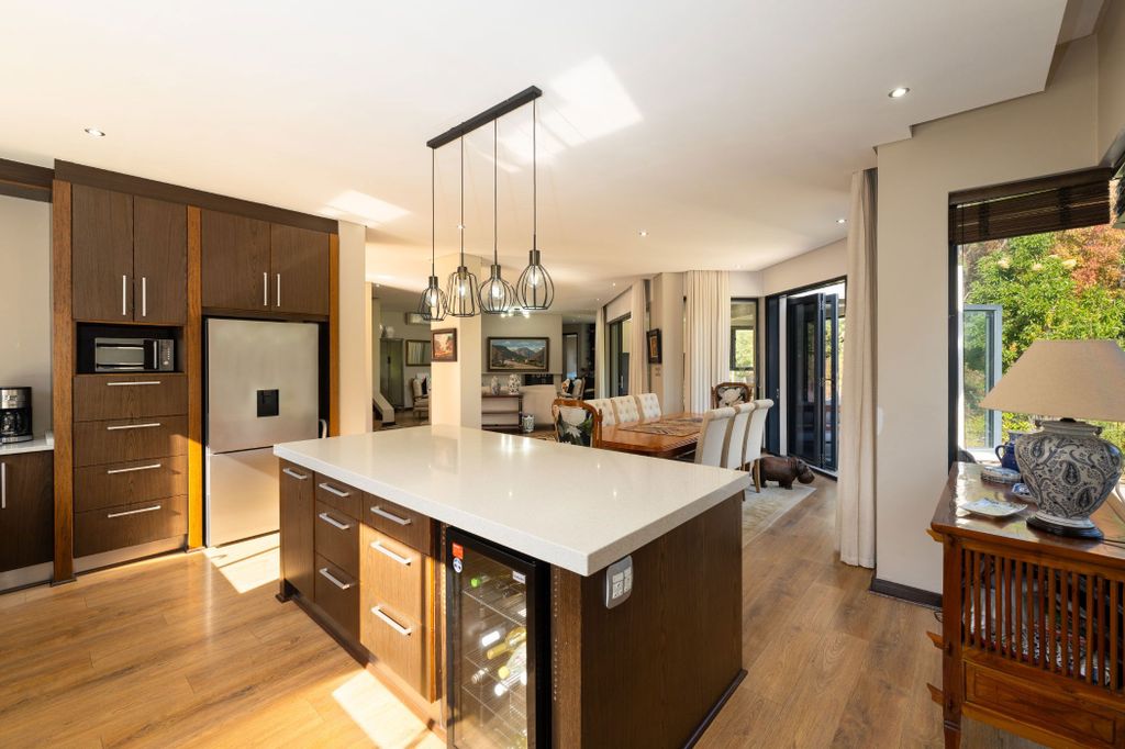 Property photo 3 of 46 Vlv1693030