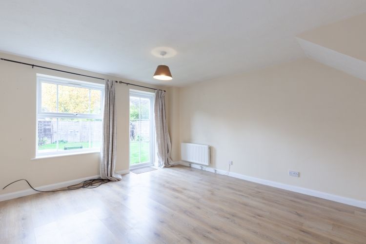Property photo 3 of 11 208305