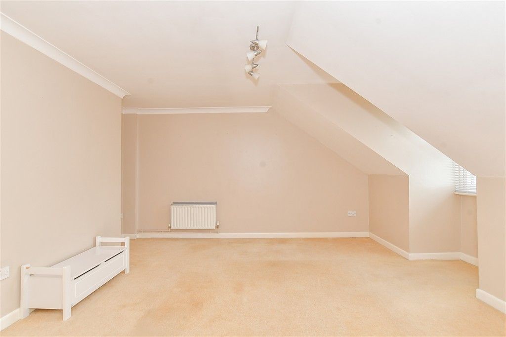 Property photo 3 of 9 Lounge/Kitchen