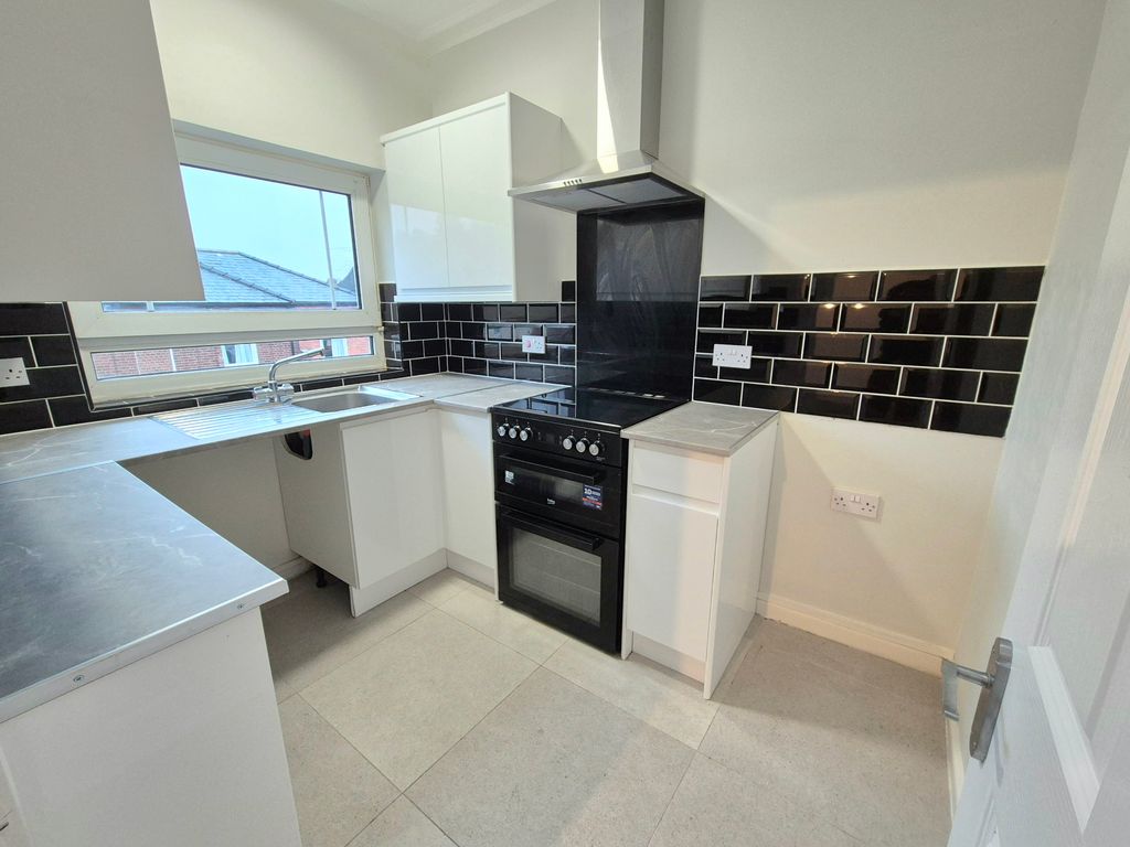 Property photo 2 of 12 Image