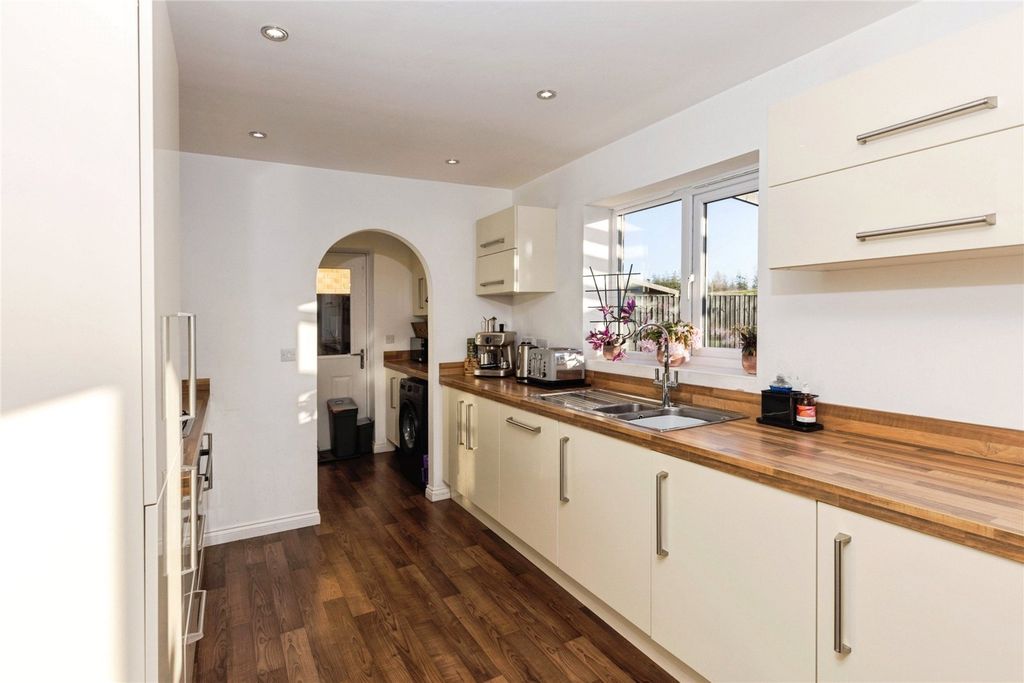 Property photo 3 of 25 Picture No. 12