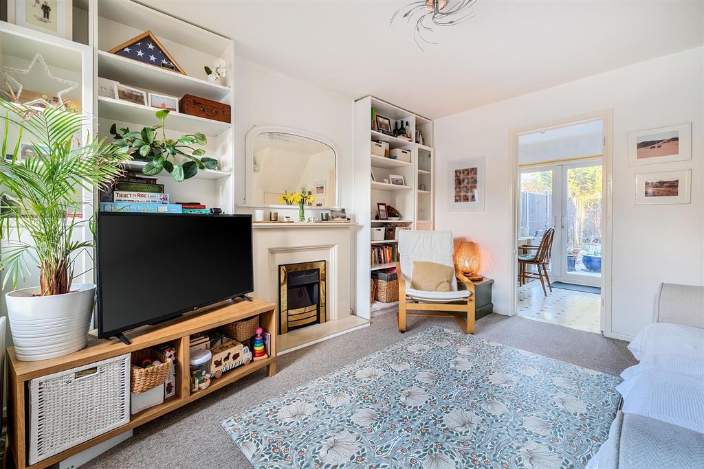 Property photo 3 of 14 1389361-7-695Cf8499E89A.Jpg