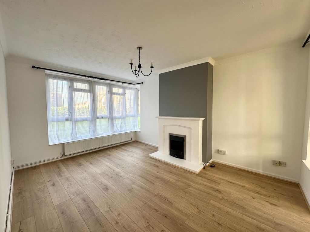 Property photo 2 of 14 Gallery