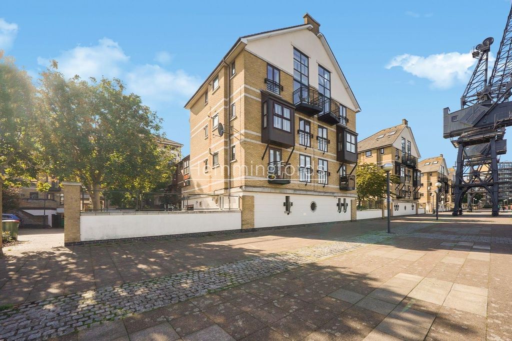 Property photo 3 of 16 Flat 6, 4, York House,-02.Jpg