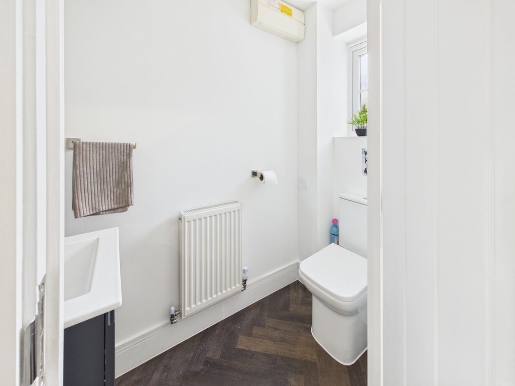 Property photo 3 of 35