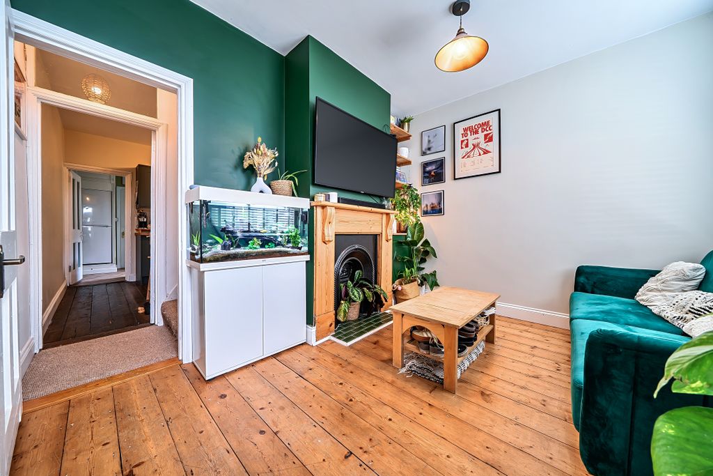 Property photo 3 of 17