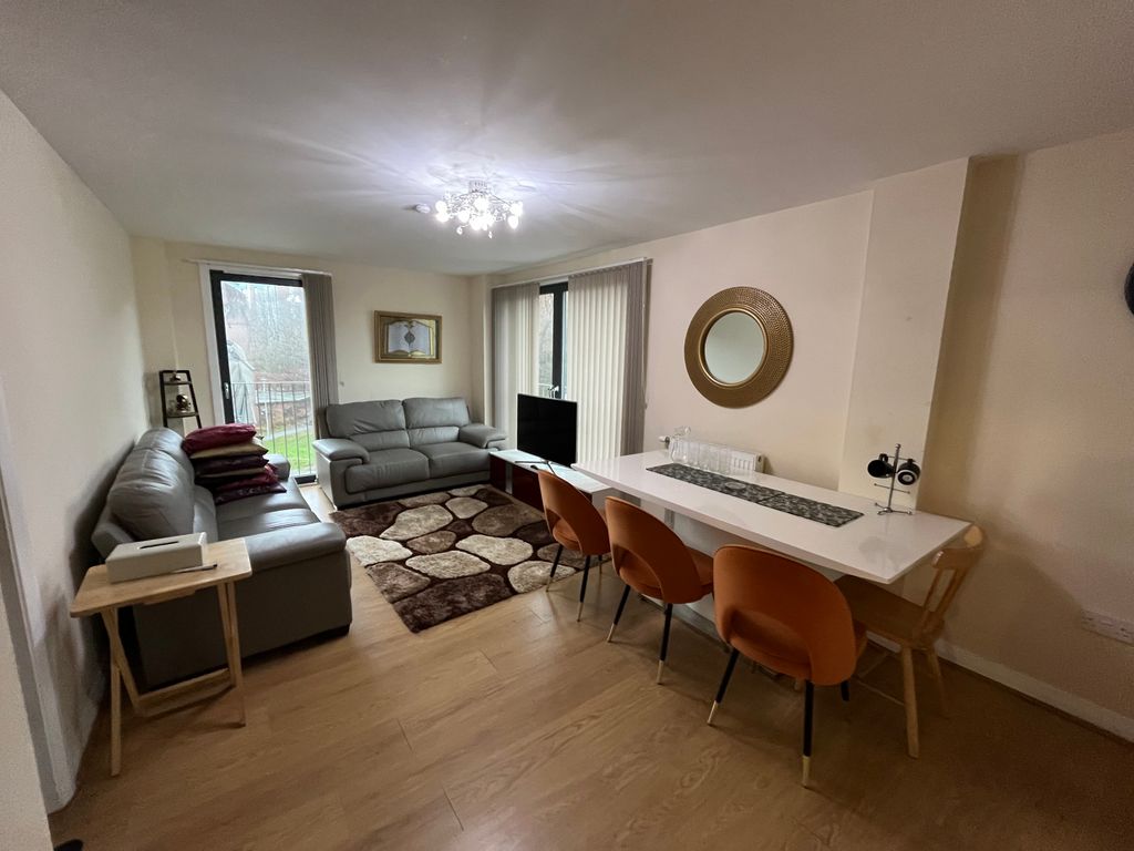 Property photo 1 of 11 Living Room1