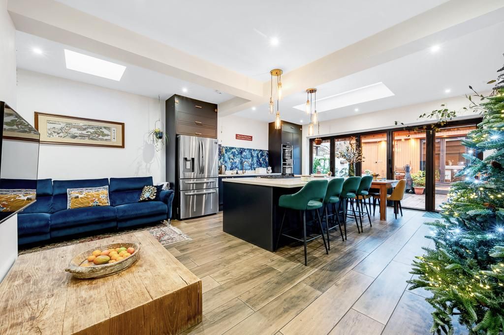 Property photo 3 of 24 Photo 3