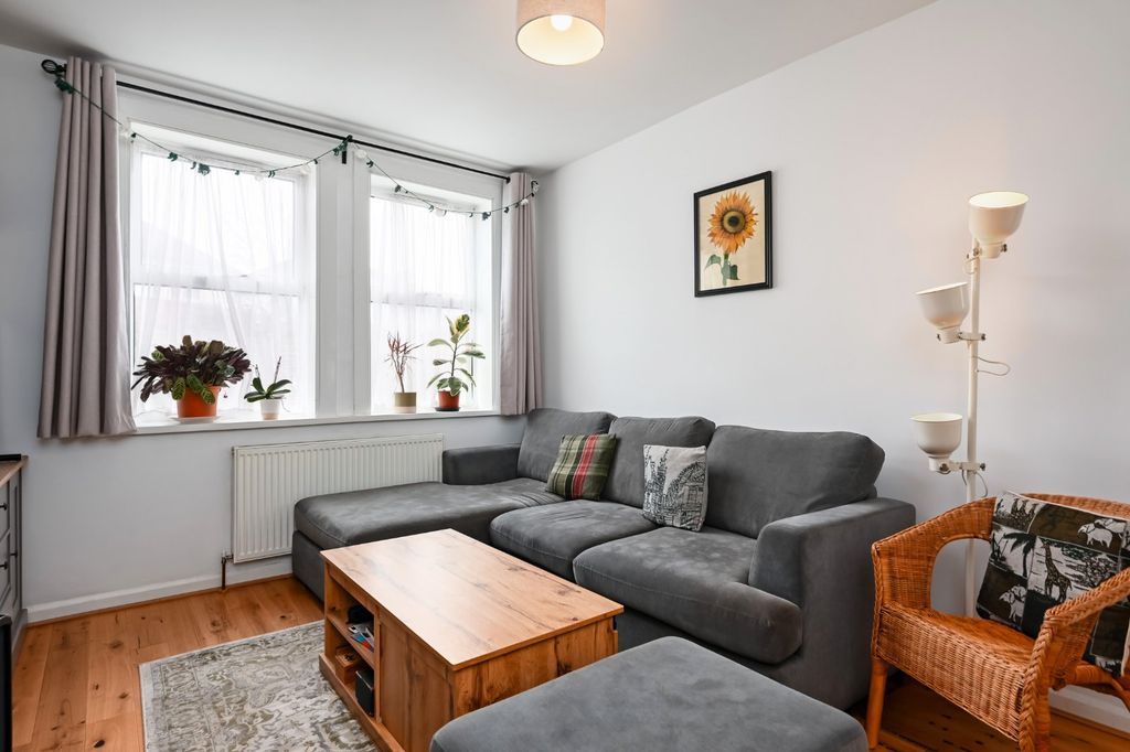 Property photo 3 of 12 Picture 3