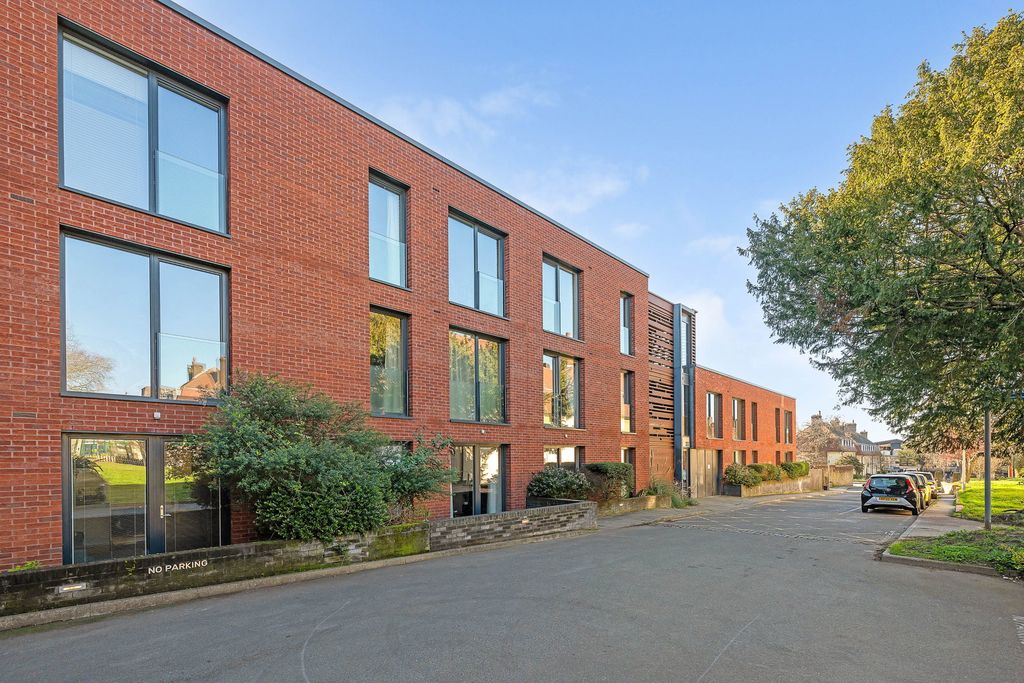 Property photo 1 of 20