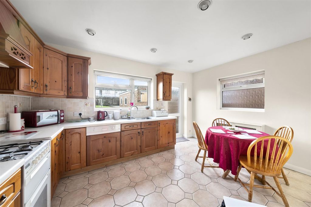 Property photo 3 of 18 K 1