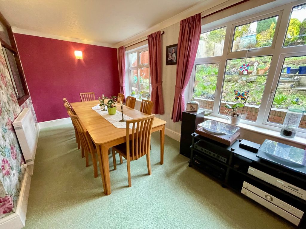 Property photo 3 of 11 4936442