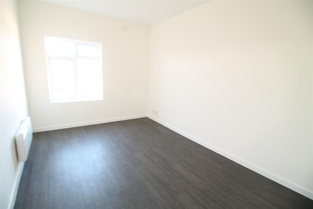 Property photo 2 of 7 Third Image