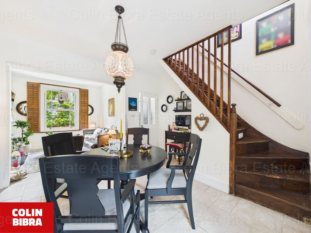 Property photo 2 of 17 Cam04175G0-Pr0046-Still011